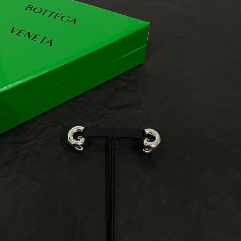 Bo*te*ga venenta earrings